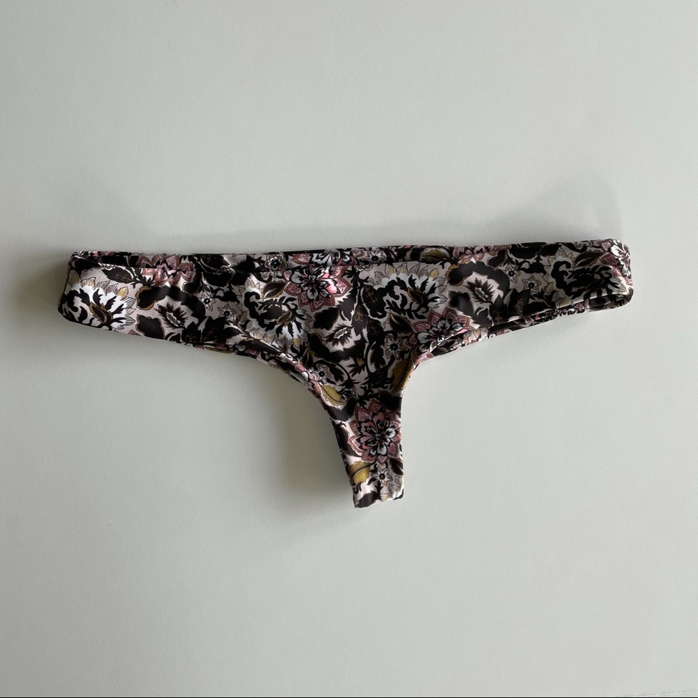 Beach Riot // Stone Cold Fox Zoe Bottom